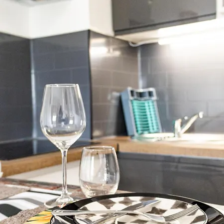 Sky Haven, 5mins Orly Airport 23 Apartment