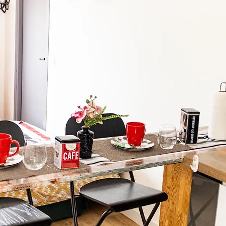 Sky Haven, 5mins Orly Airport 23 Apartment