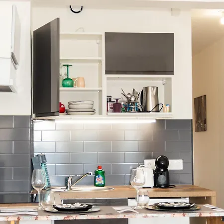 Sky Haven, 5mins Orly Airport 23 Apartment *