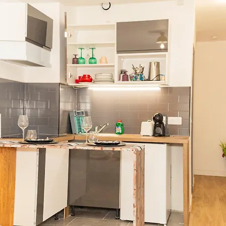 Sky Haven, 5mins Orly Airport 23 Apartment