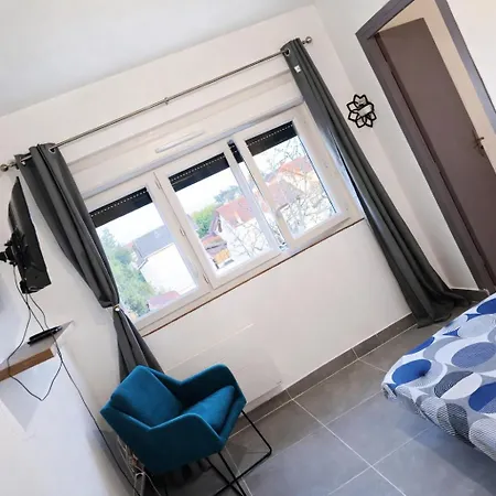 Sky Haven, 5mins Orly Airport 23 Apartment