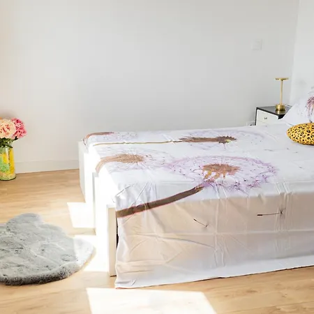 Sky Haven, 5mins Orly Airport Appartement
